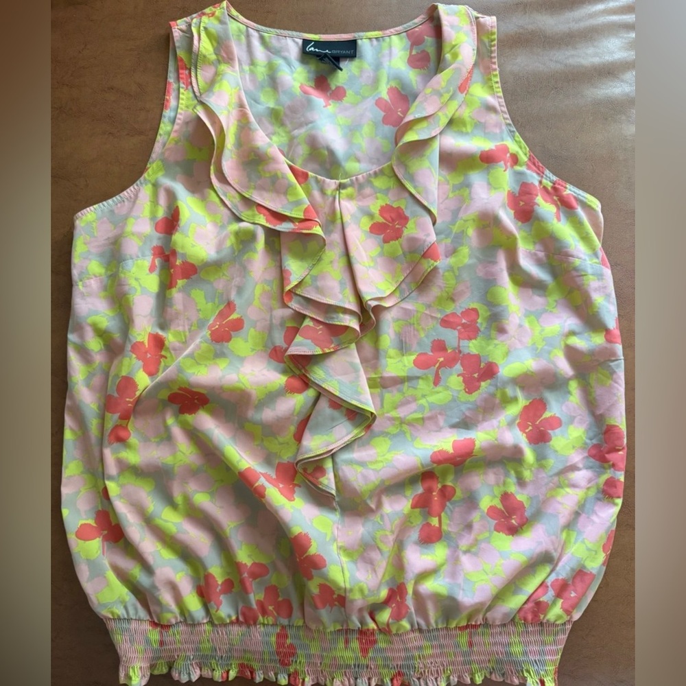 Lane Bryant Sleeveless Floral Ruffle Neck Blouse Size 20 Smocked Hem - Picture 2 of 6